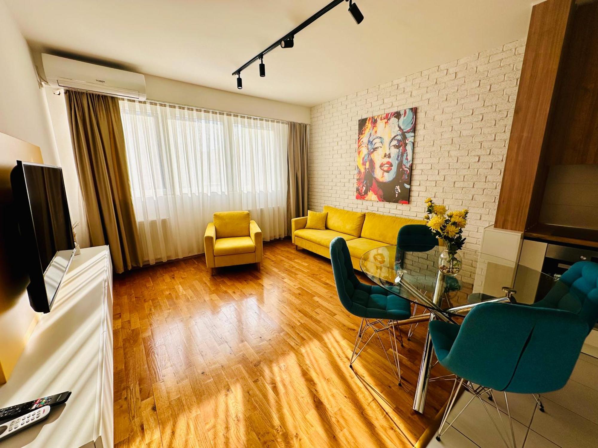 Central Apartment Скоп'є Екстер'єр фото