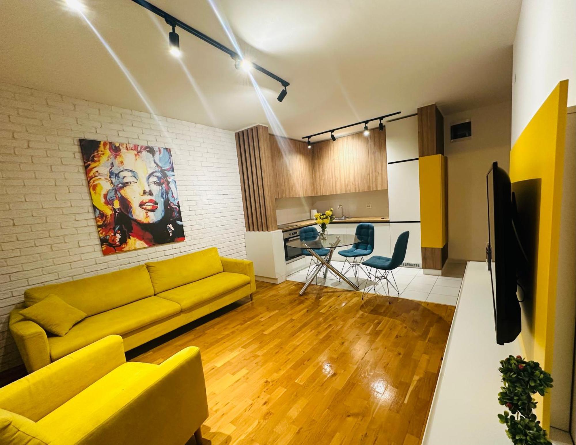 Central Apartment Скоп'є Екстер'єр фото
